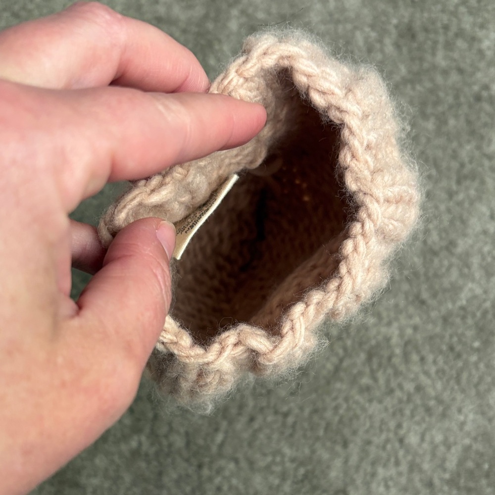 The Blueberry Hill 🫐 Cozy Pink Knit Pom-Pom Beanie for Newborns - Picture 5 of 6